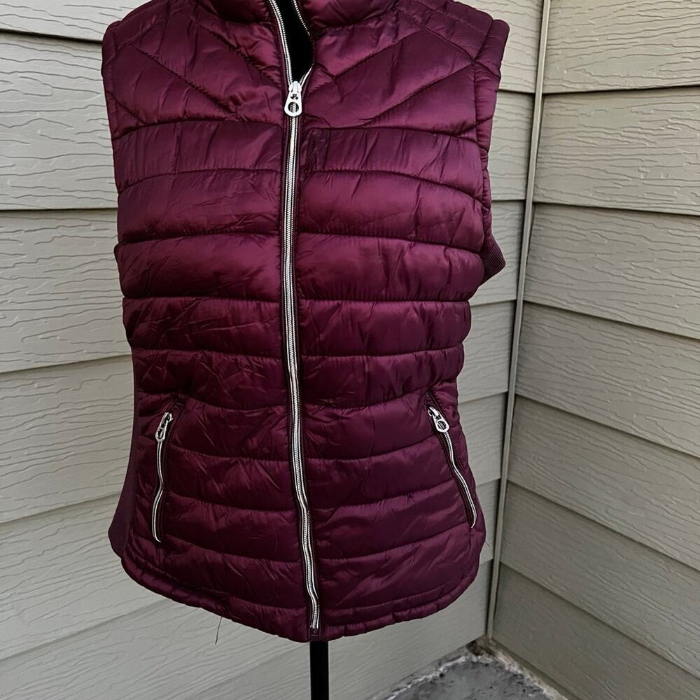 Snobbish maroon nylon full zip vest, women's size XL